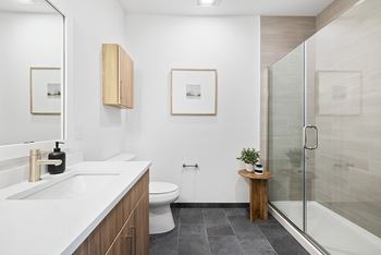 Frameless shower doors - Stonehill at West Orange